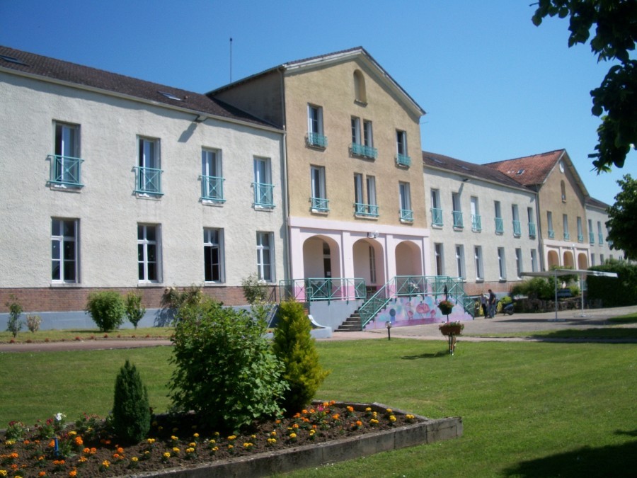Bâtiment principal des jardins de la Voulzie